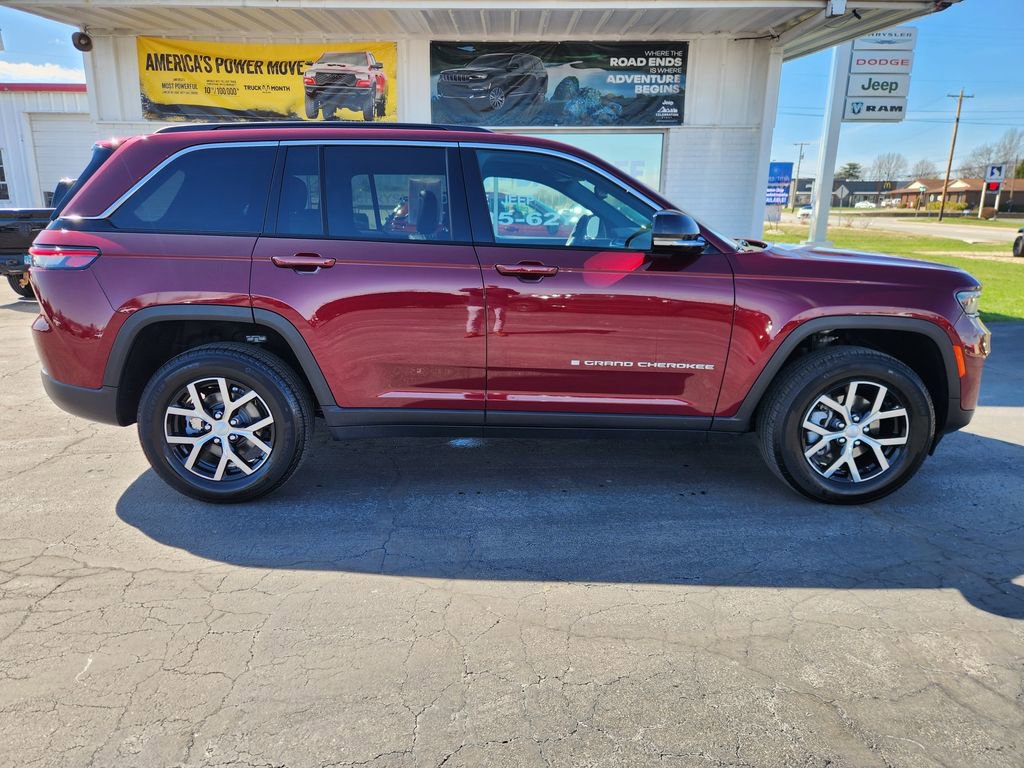 Used 2024 Jeep Grand Cherokee Limited image 2