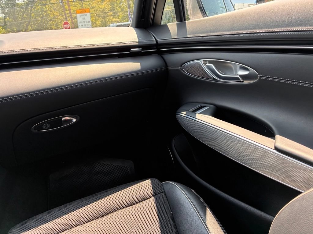 Used 2023 Genesis GV70 2.5T w/ Sport Prestige Package AWD/4WD image 40