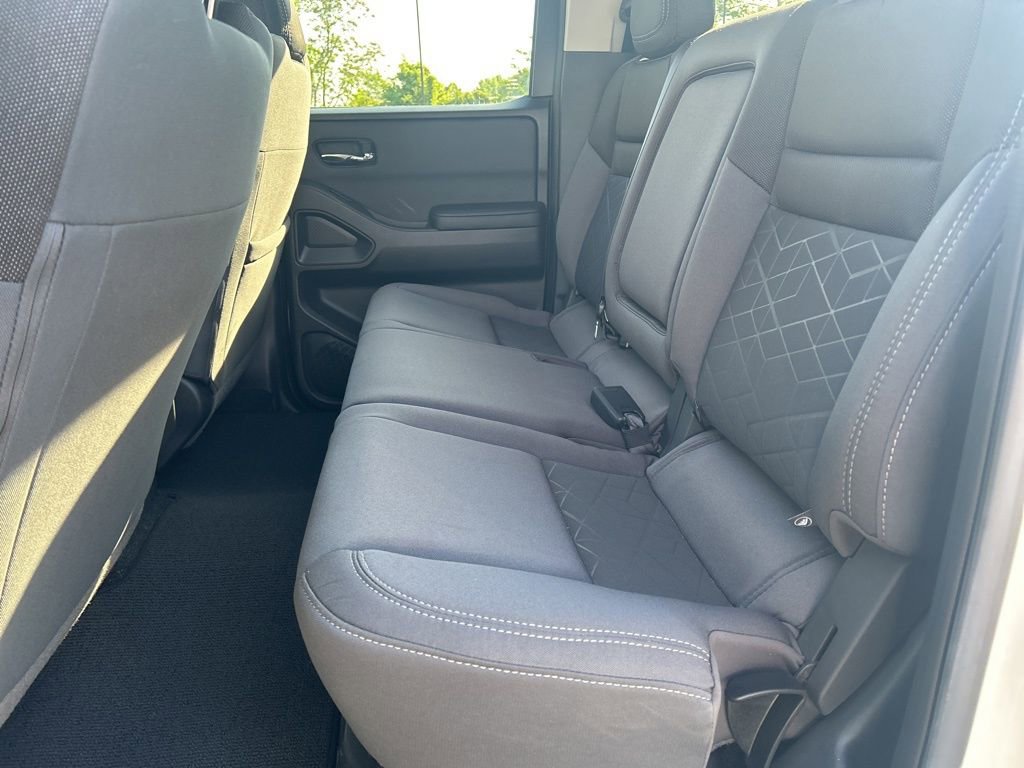 Certified 2025 Nissan Frontier SV image 22