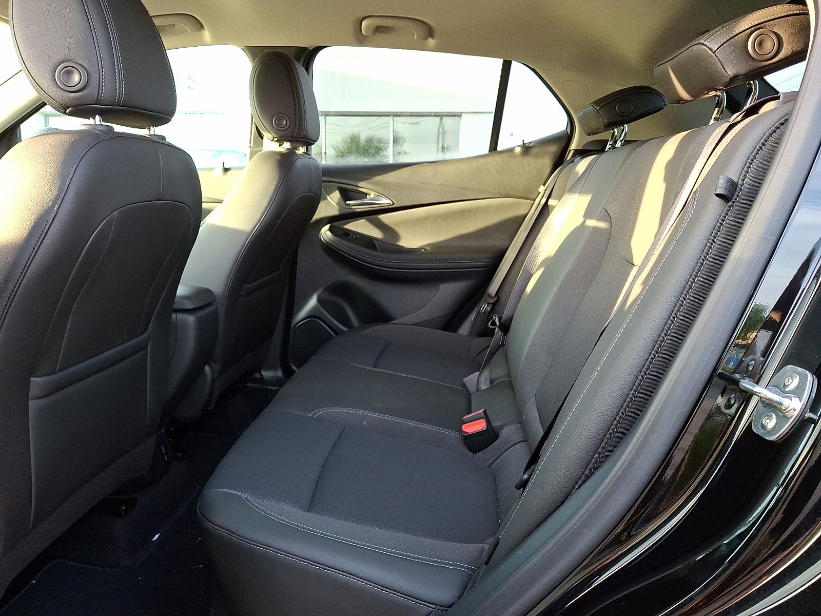 Certified 2024 Buick Encore GX Preferred FWD image 11