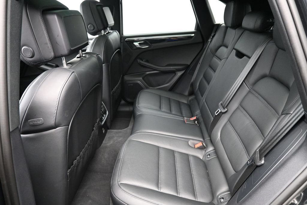 Certified 2026 Porsche Macan AWD/4WD image 7