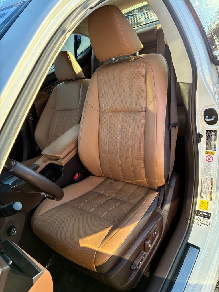 Used 2018 Lexus ES 300h image 16