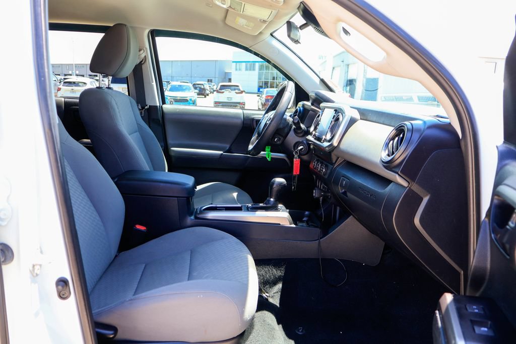 Used 2023 Toyota Tacoma SR5 RWD image 10