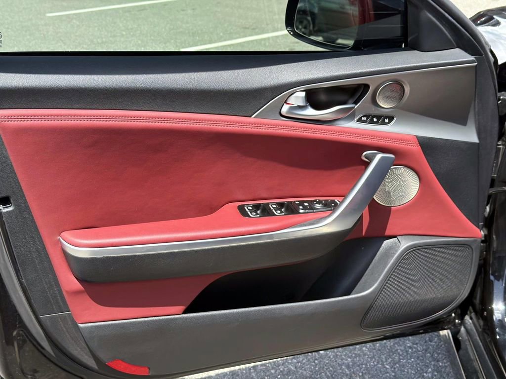 Used 2018 Kia Stinger GT2 image 16