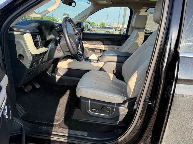 Used 2023 Ford Expedition Max Platinum AWD/4WD image 2