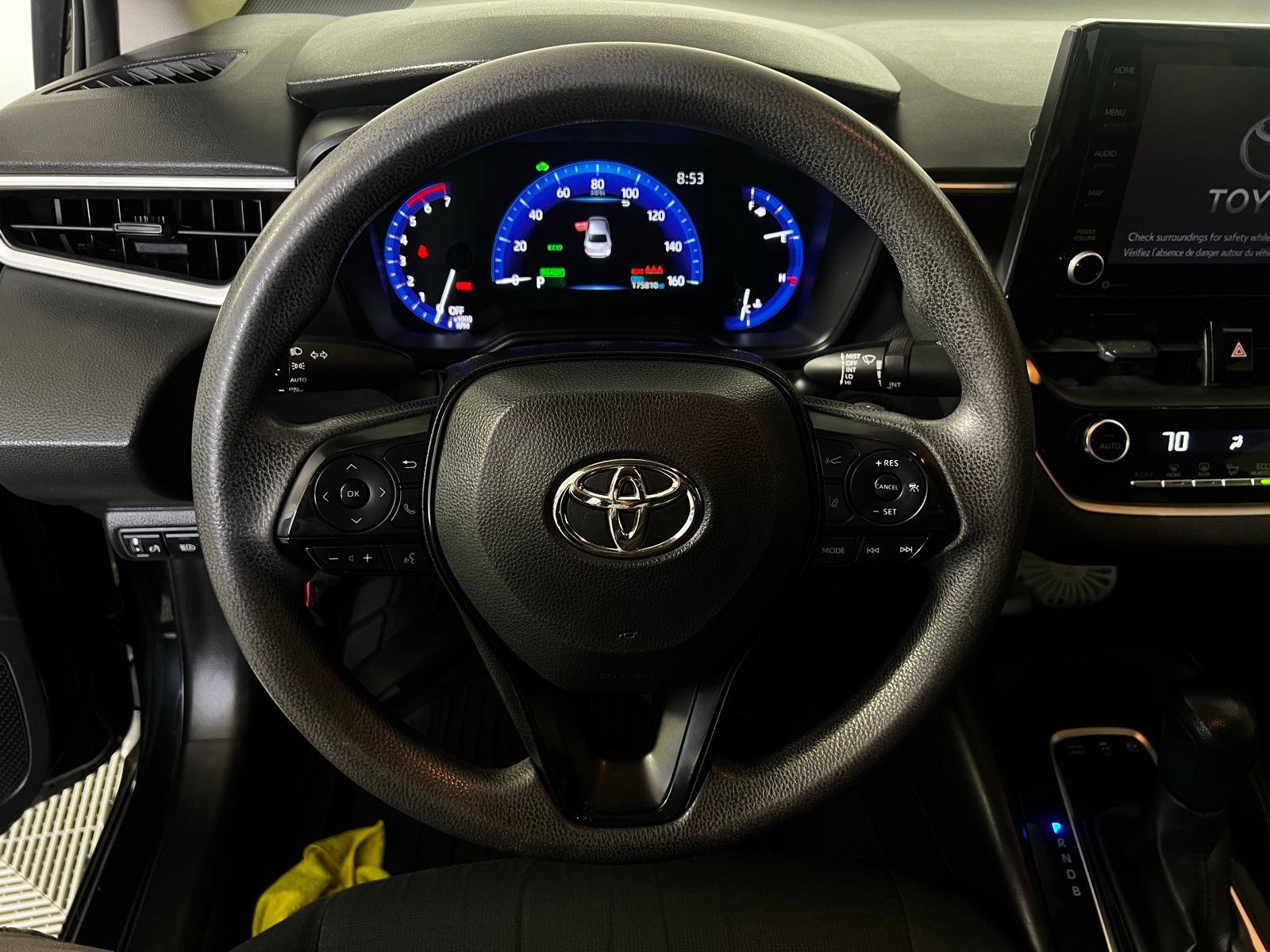 Used 2022 Toyota Corolla LE image 9