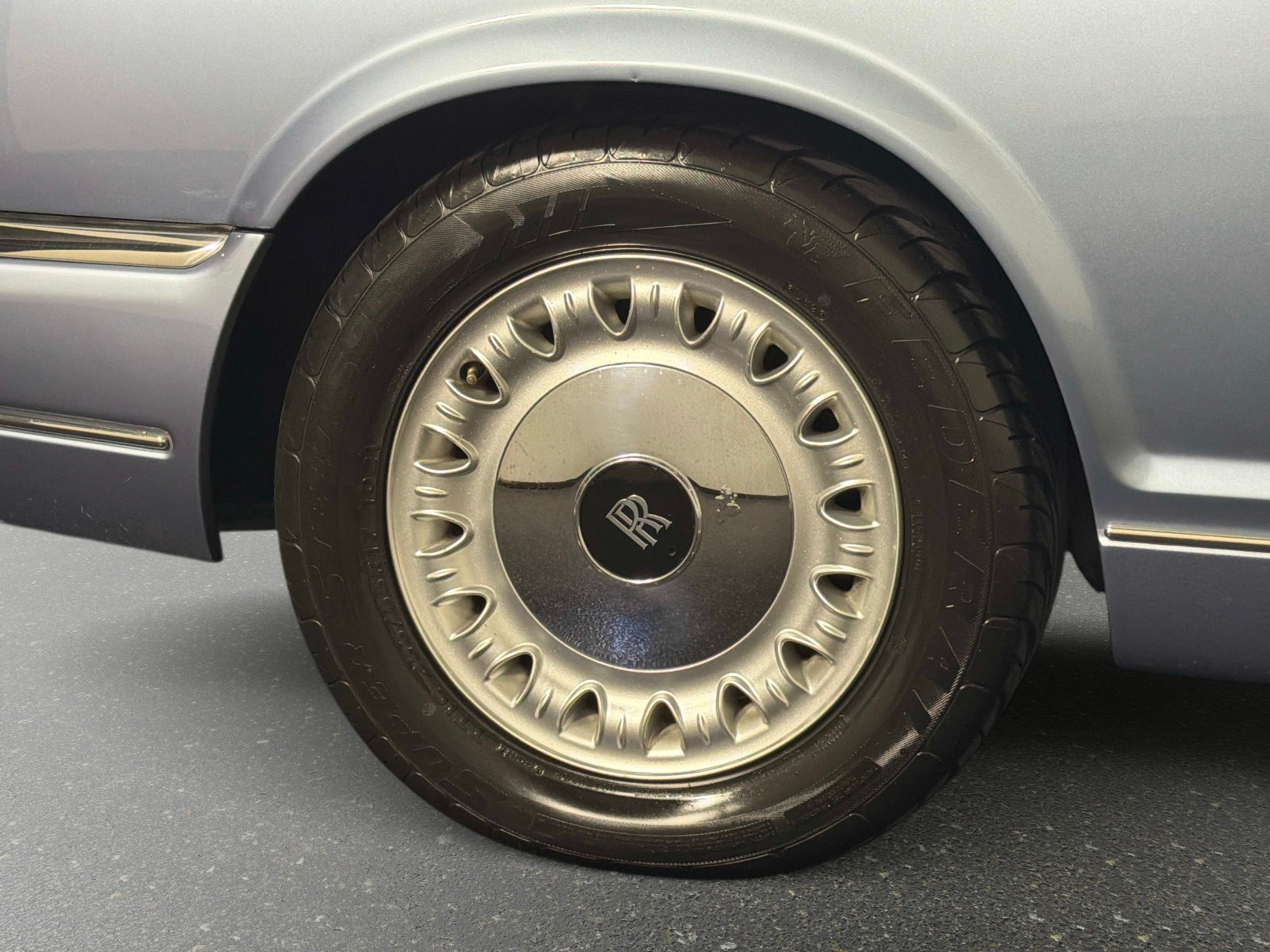 Used 2000 Rolls-Royce Corniche RWD image 18