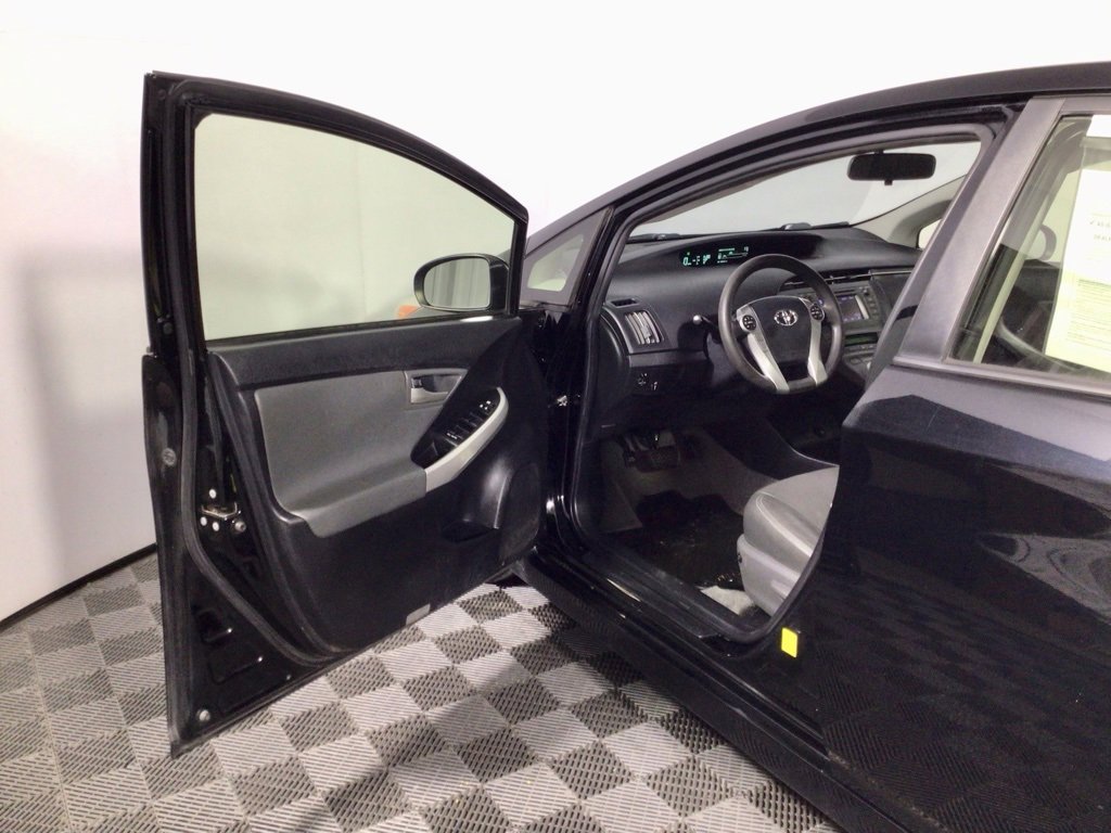 Used 2015 Toyota Prius Four image 13