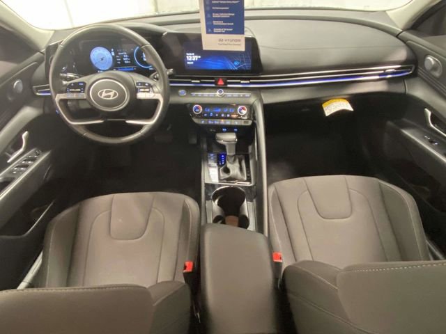 Certified 2024 Hyundai Elantra SEL w/ Convenience Package image 10