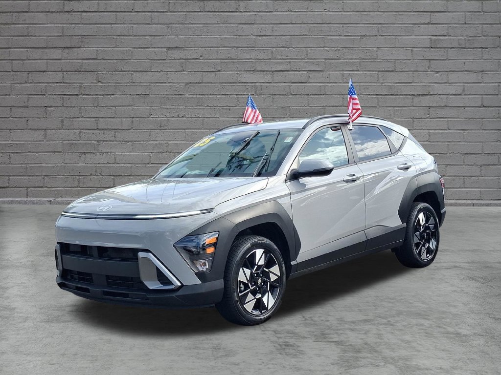 Used 2025 Hyundai Kona SEL AWD/4WD image 3