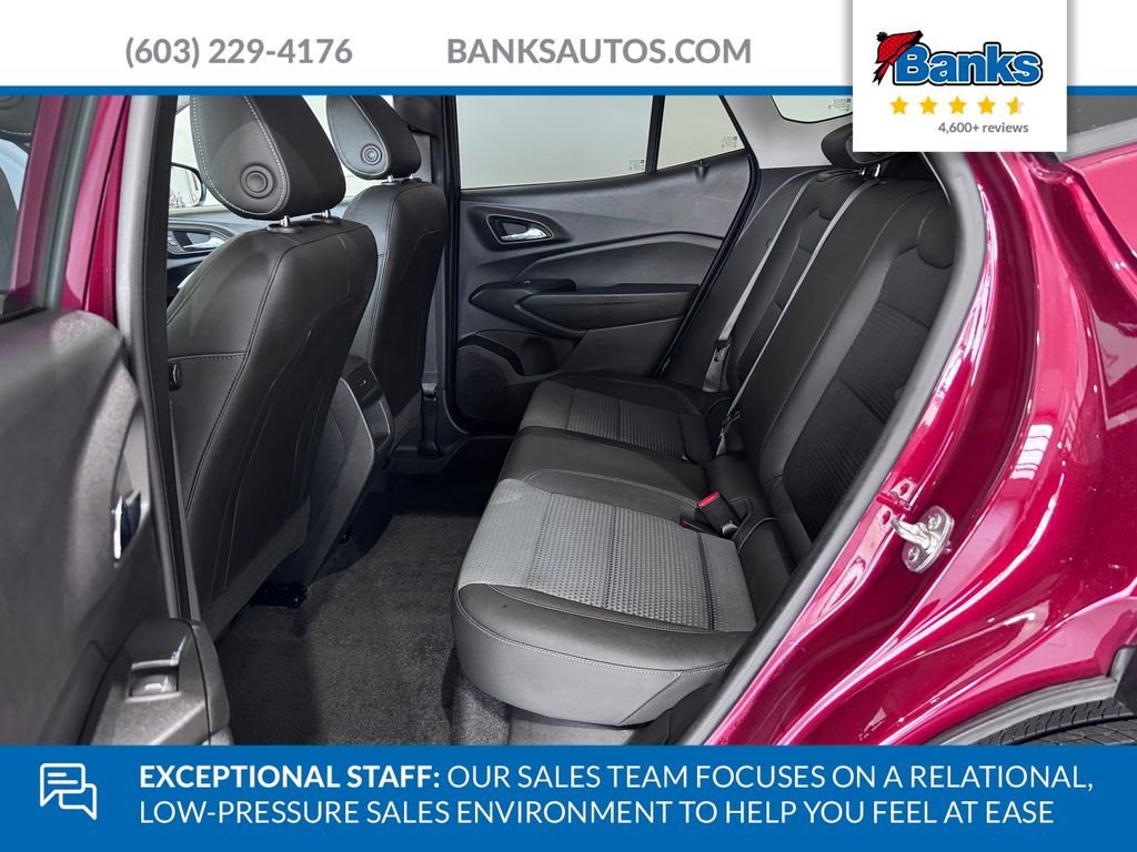 Certified 2025 Chevrolet Trax LT w/ LT Convenience Package image 8