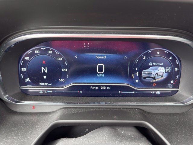 Used 2024 Chevrolet Suburban RST w/ Luxury Package AWD/4WD image 5