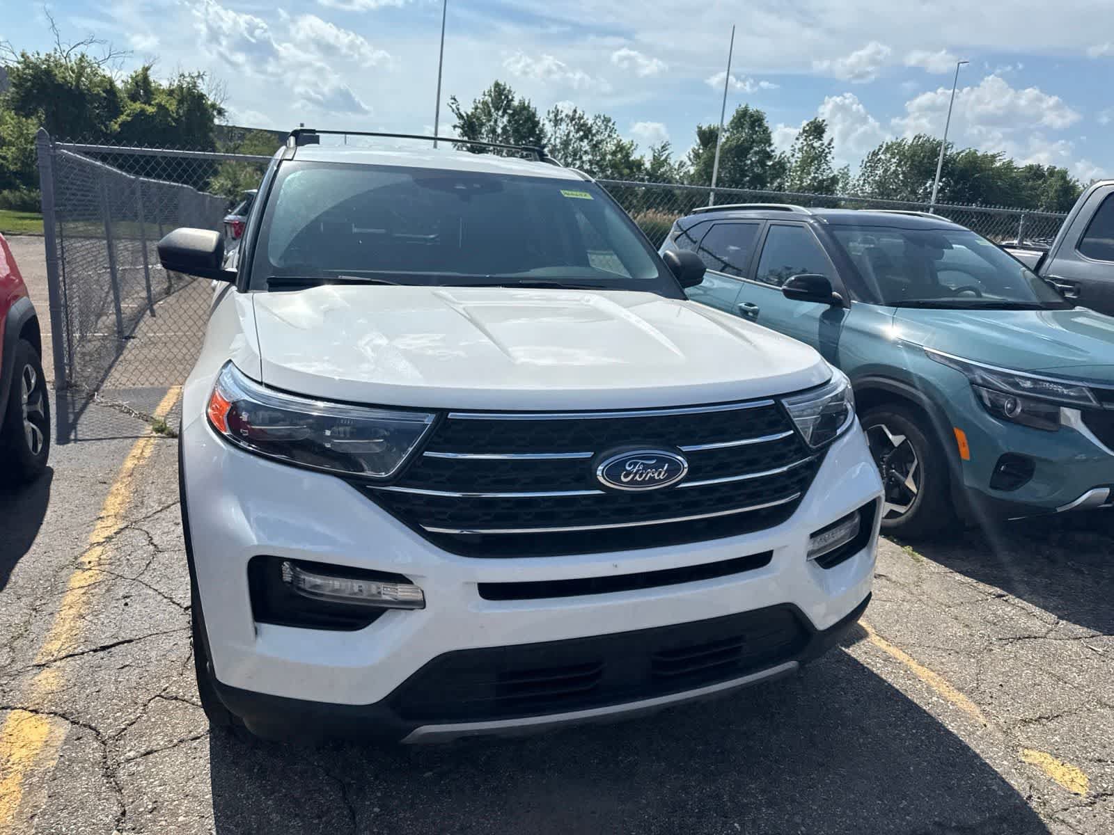 Used 2023 Ford Explorer XLT w/ Equipment Group 202A AWD/4WD image 23