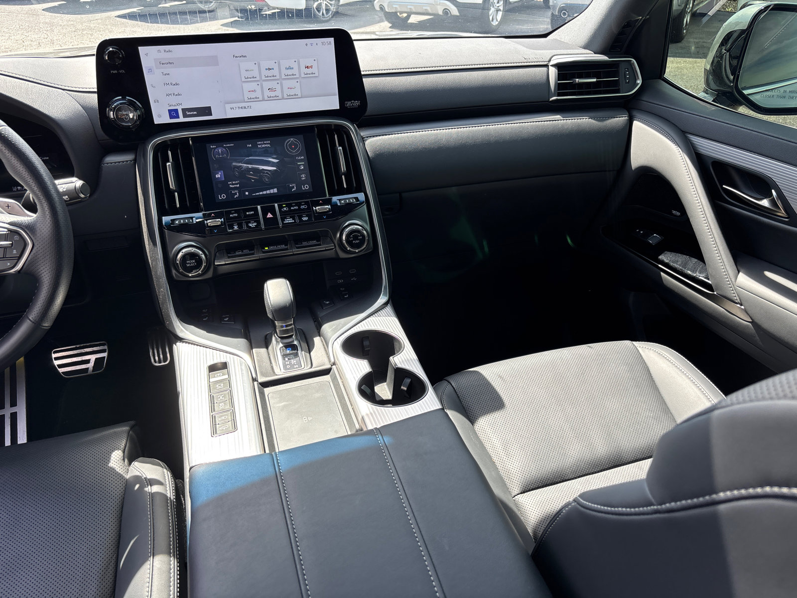 Used 2025 Lexus LX 700h F Sport AWD/4WD image 34