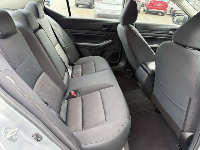 Used 2024 Nissan Altima 2.5 SV FWD image 11