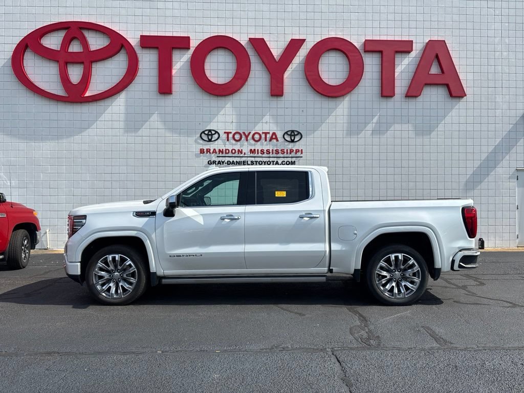 Used 2023 GMC Sierra 1500 Denali w/ Denali Reserve Package AWD/4WD image 4