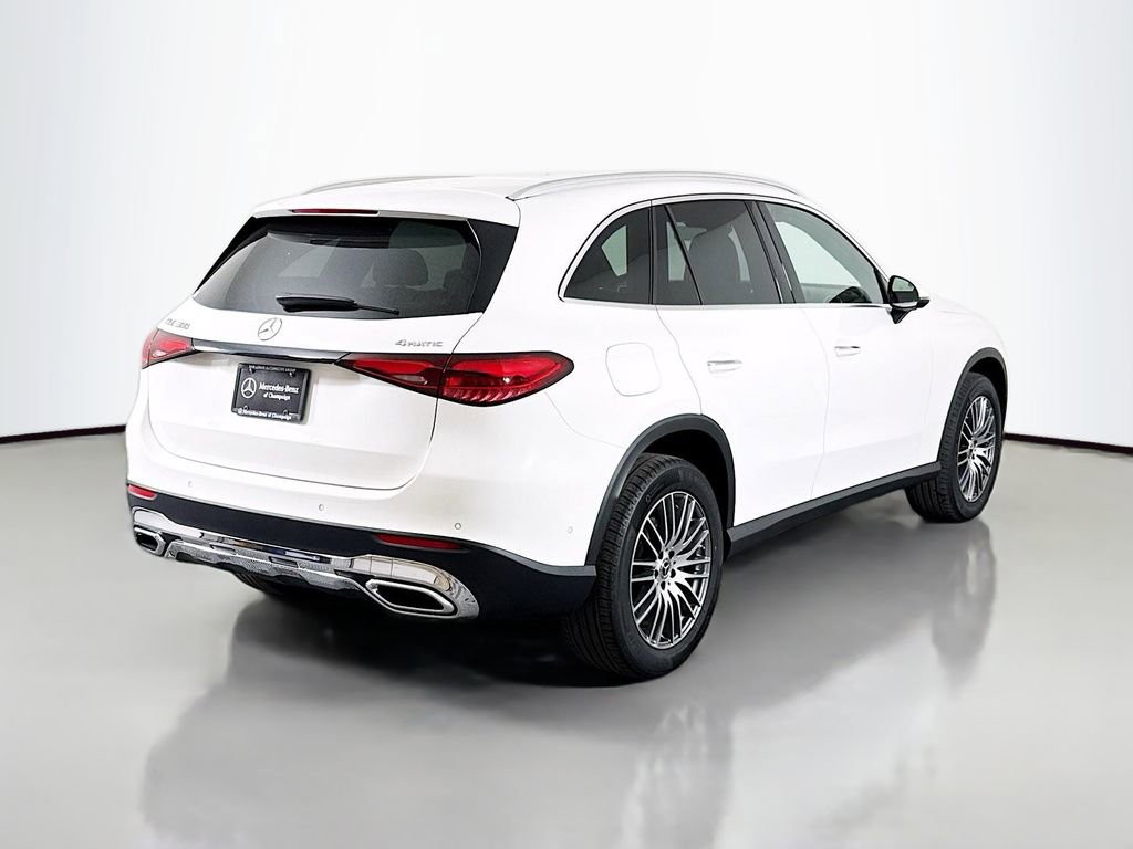 Used 2025 Mercedes-Benz GLC 300 4MATIC image 7