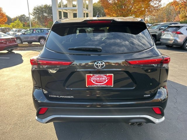 Used 2021 Toyota Highlander XSE image 6