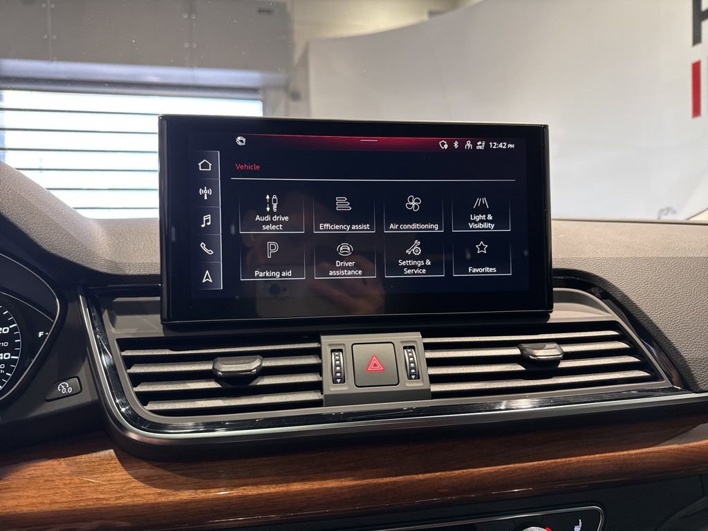 Used 2023 Audi Q5 2.0T Premium w/ Convenience Package image 18