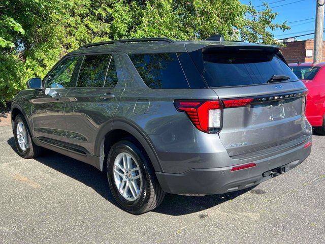 Used 2026 Ford Explorer Active AWD/4WD image 8