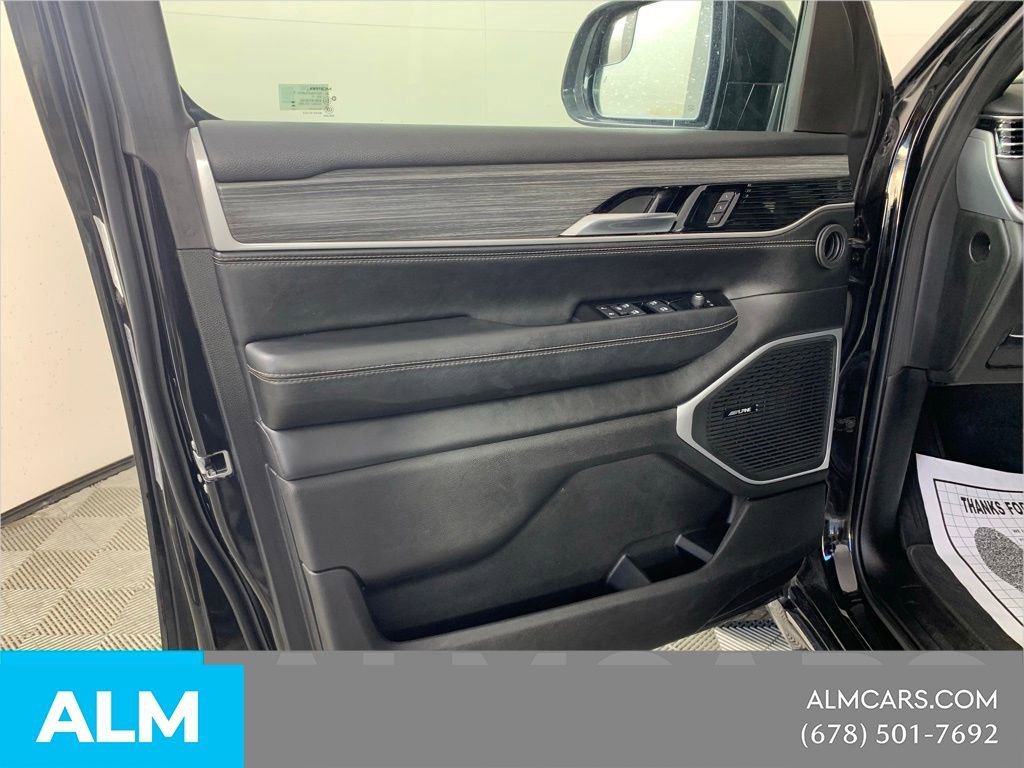 Used 2023 Jeep Wagoneer Series II AWD/4WD image 30