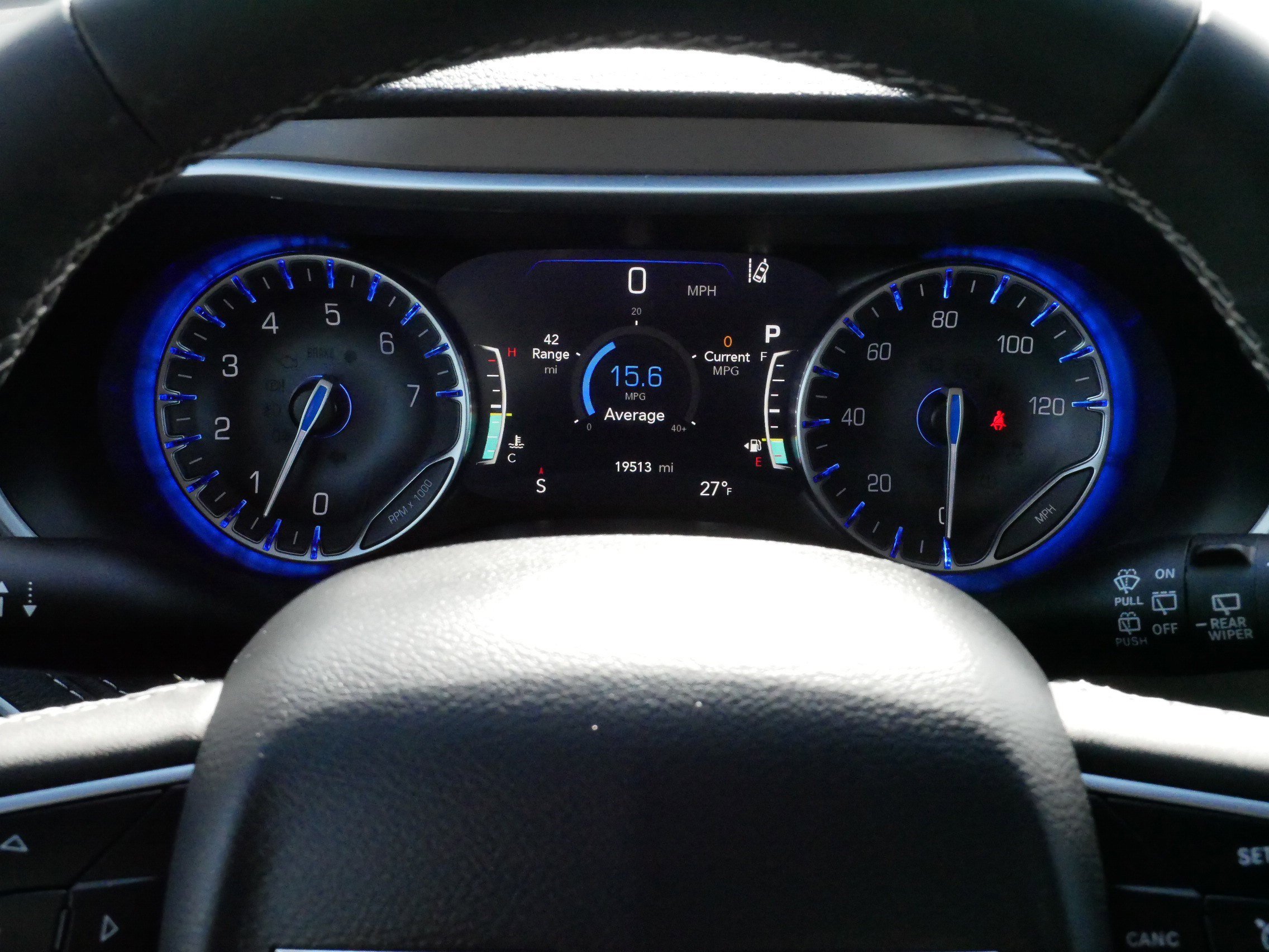 Used 2025 Chrysler Pacifica Select w/ Uconnect Theater Family Group image 21