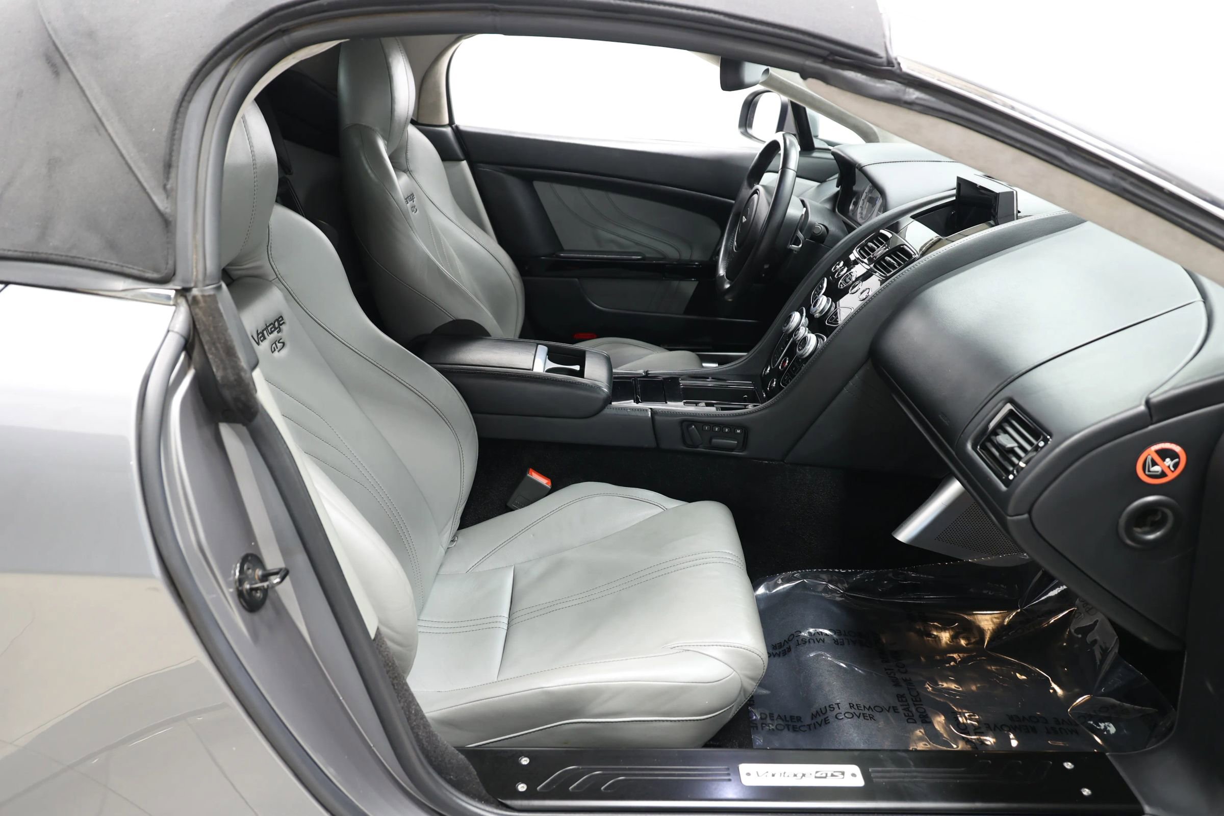 Used 2016 Aston Martin V8 Vantage S image 42