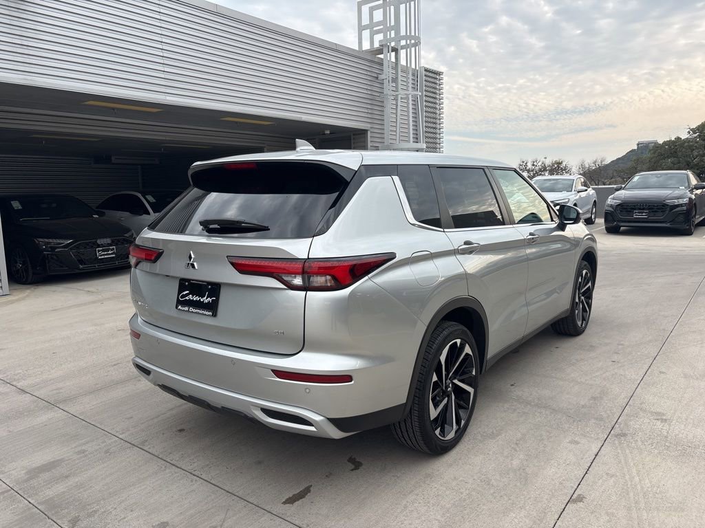 Used 2024 Mitsubishi Outlander SE image 6