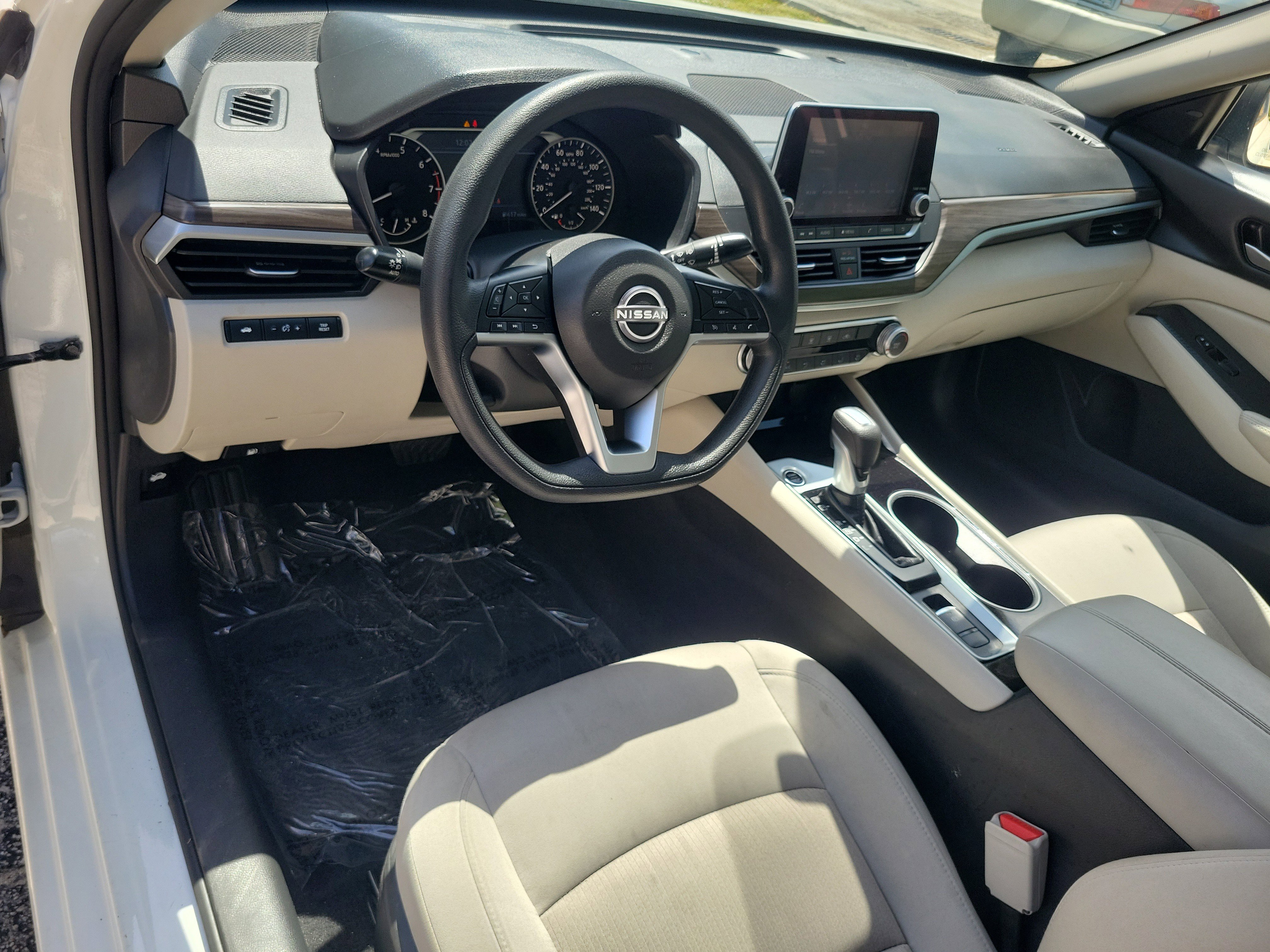 Used 2024 Nissan Altima 2.5 SV AWD/4WD image 17
