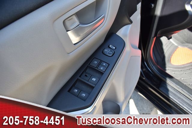 Used 2016 Toyota Camry SE image 17