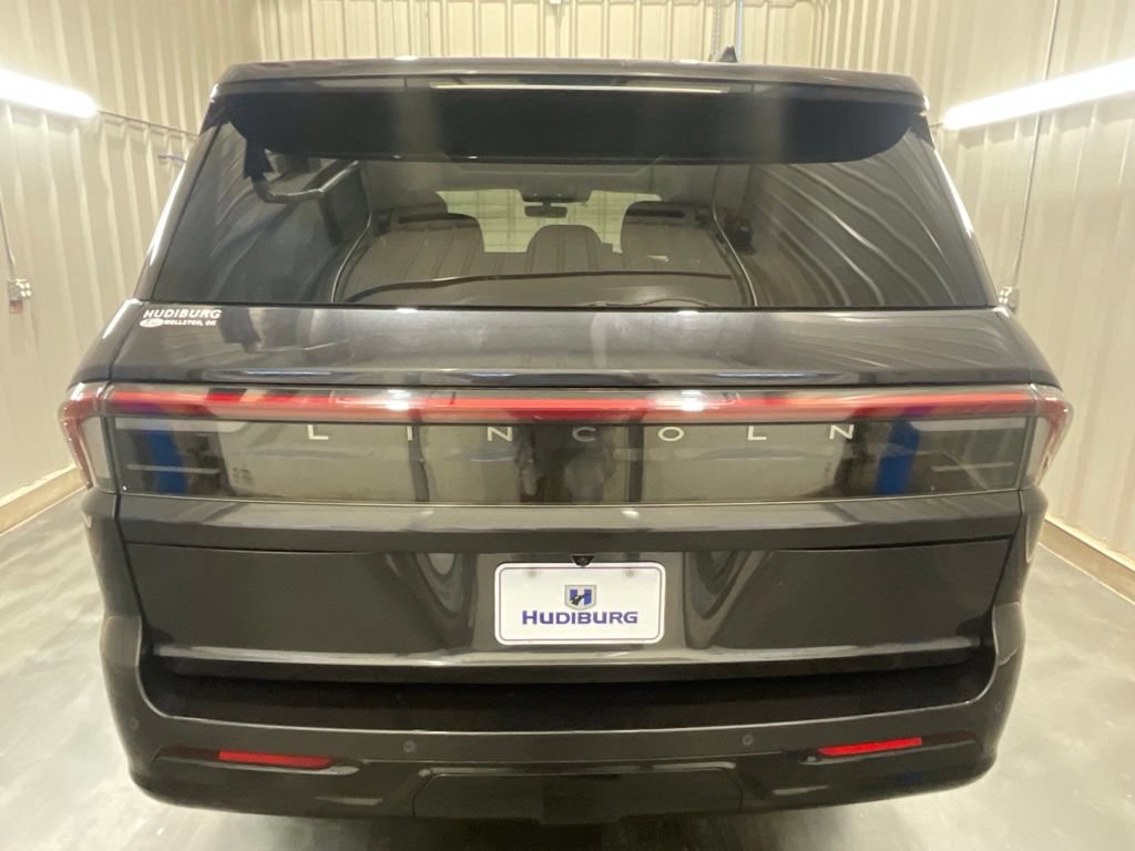 Used 2025 Lincoln Navigator Reserve AWD/4WD image 27