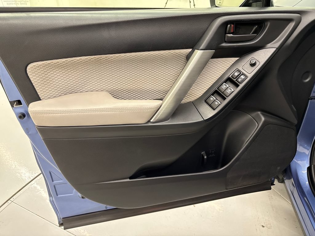 Used 2018 Subaru Forester 2.5i w/ Alloy Wheel Package AWD/4WD image 12
