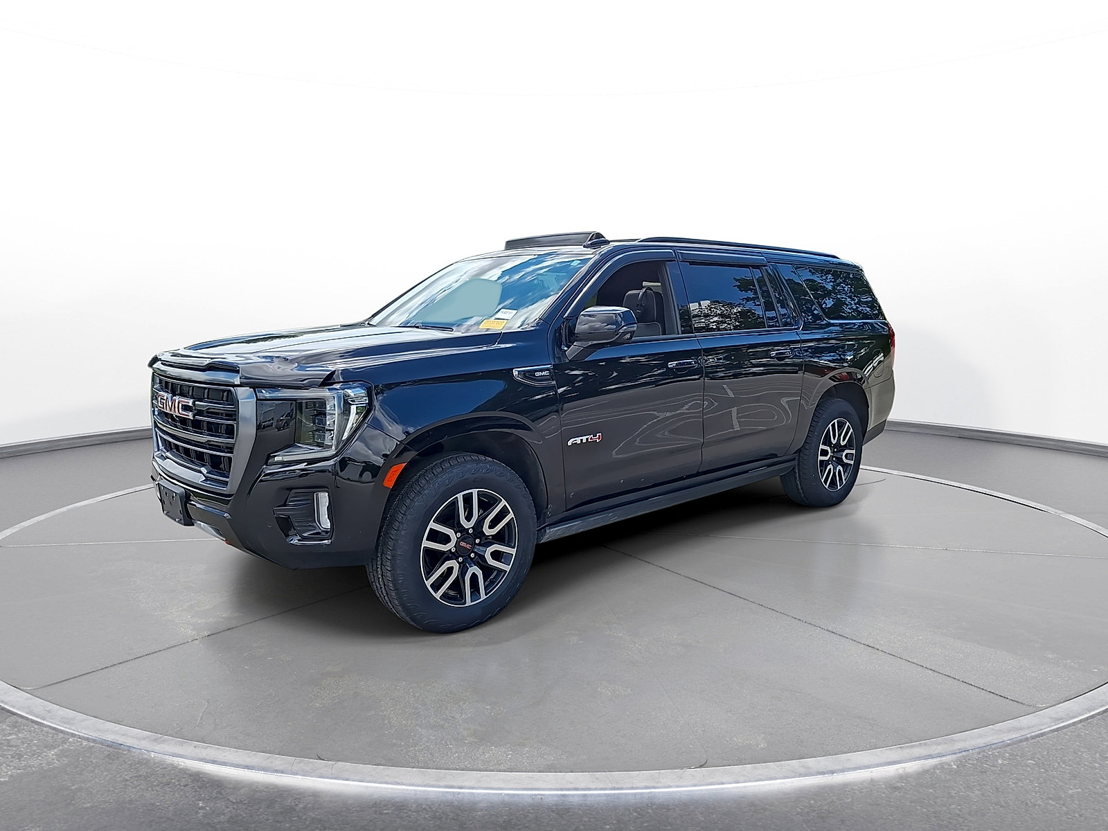 Used 2023 GMC Yukon XL AT4 w/ AT4 Premium Plus Package AWD/4WD image 4