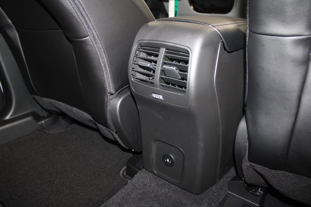 New 2026 Ford Escape Platinum w/ Premium Technology Package image 32