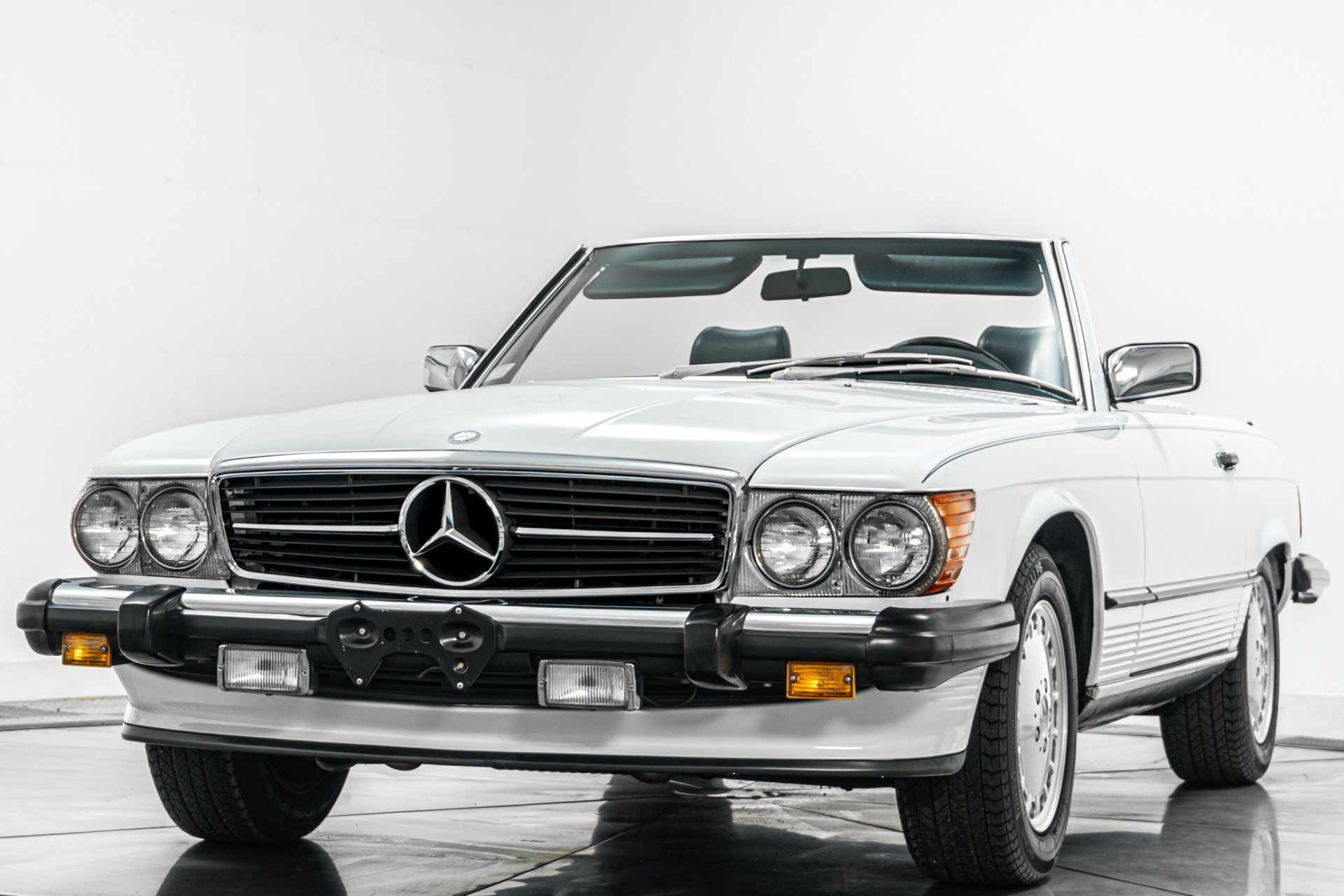 Used 1987 Mercedes-Benz 560 SL image 5