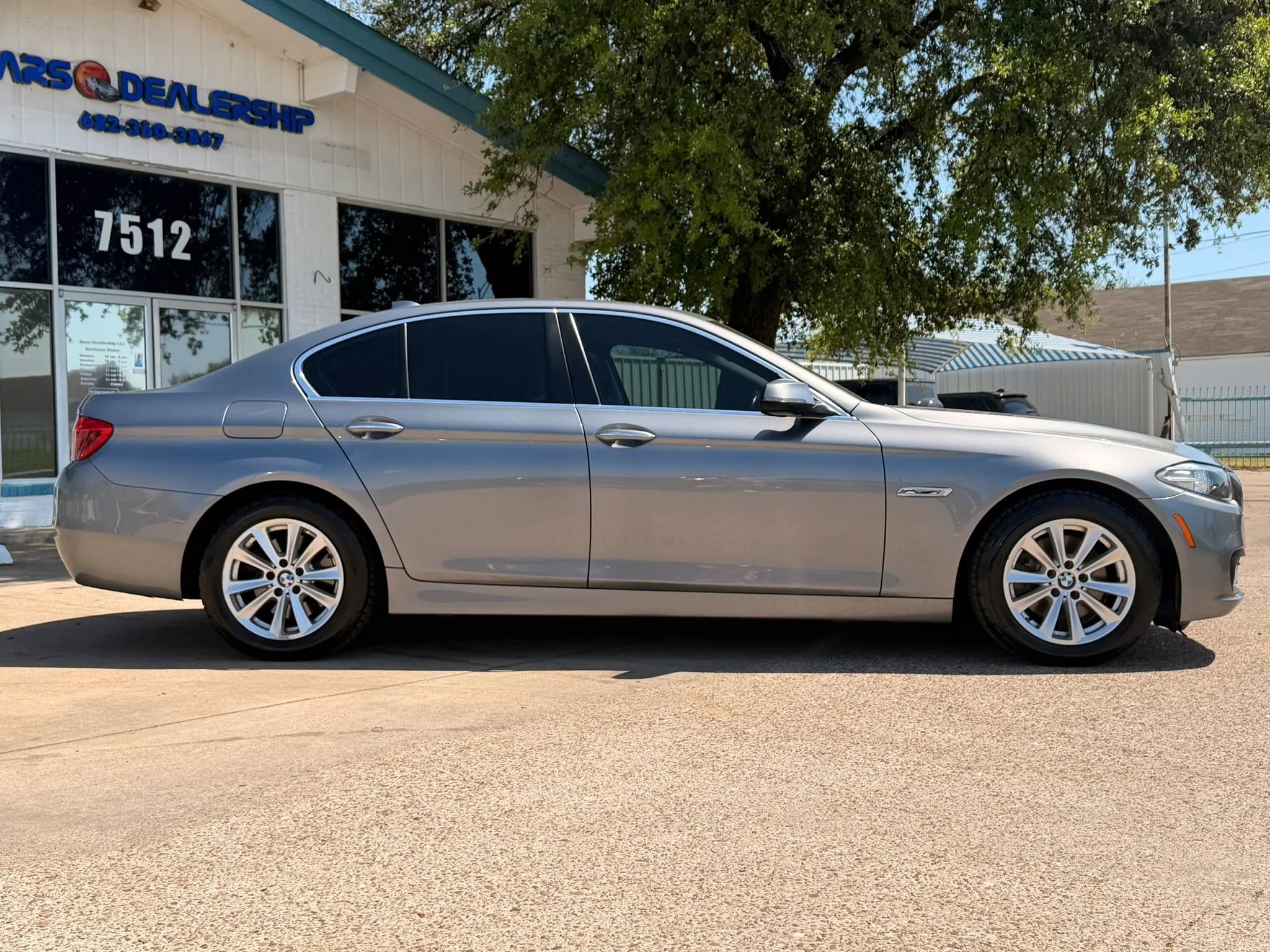 Used 2015 BMW 528i Sedan image 2