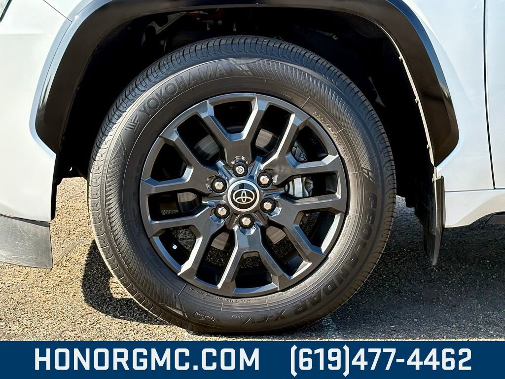 Used 2023 Toyota Sequoia Platinum image 11