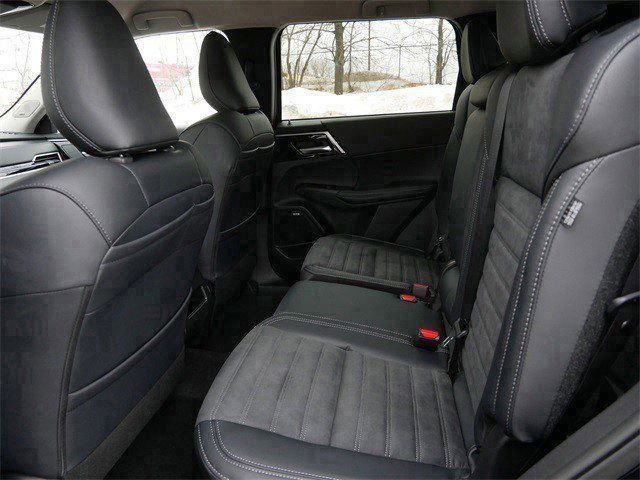New 2026 Mitsubishi Outlander SE image 5