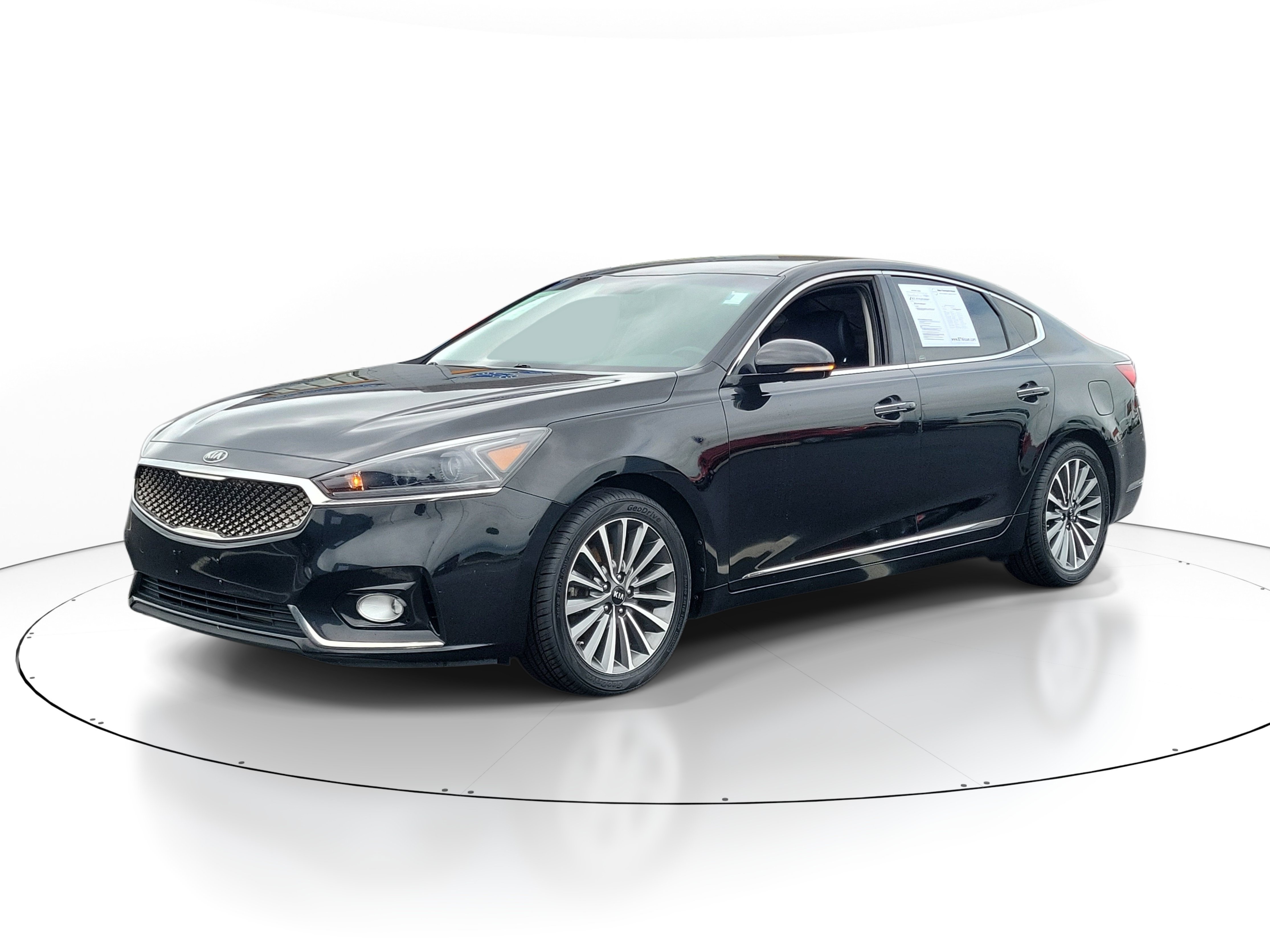 Used 2019 Kia Cadenza Premium FWD image 2
