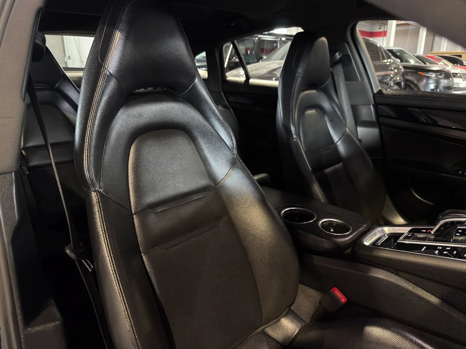 Used 2017 Porsche Panamera 4 w/ Premium Package AWD/4WD image 59