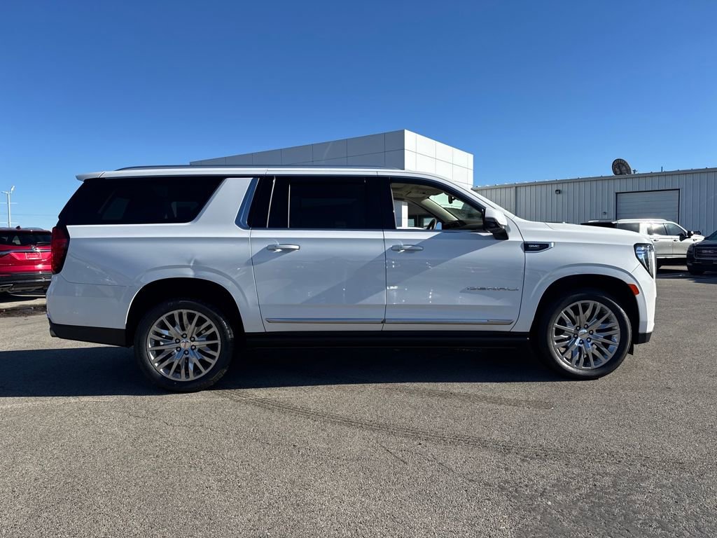 Used 2023 GMC Yukon XL Denali image 7
