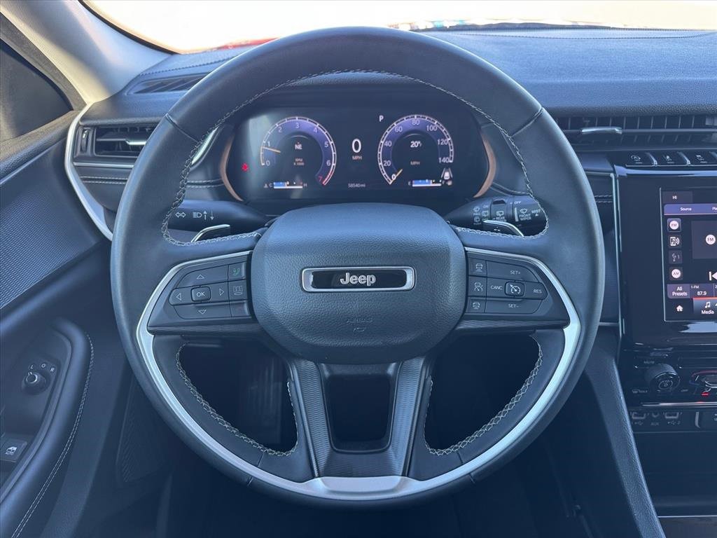 Used 2024 Jeep Grand Cherokee Laredo image 11