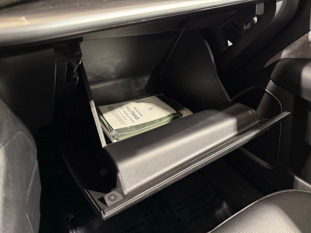 Used 2024 Jeep Compass Latitude image 28