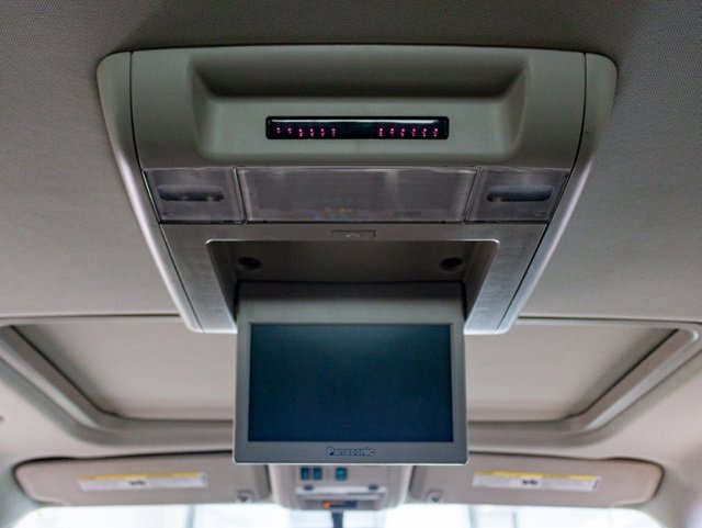 Used 2013 Chevrolet Suburban LT w/ Luxury Package image 18