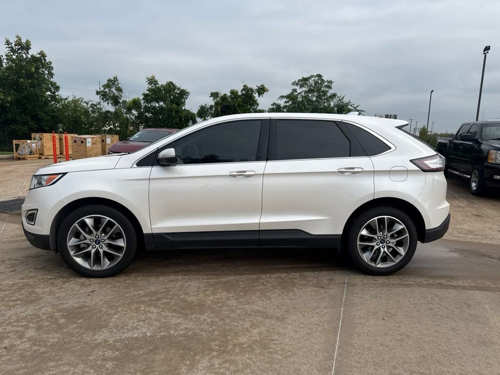 Used 2016 Ford Edge Titanium w/ Equipment Group 301A FWD image 2