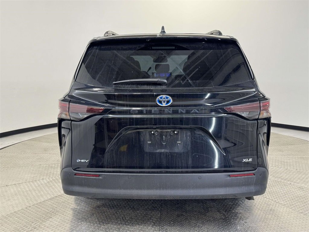 Used 2025 Toyota Sienna XLE w/ XLE Plus Package image 6