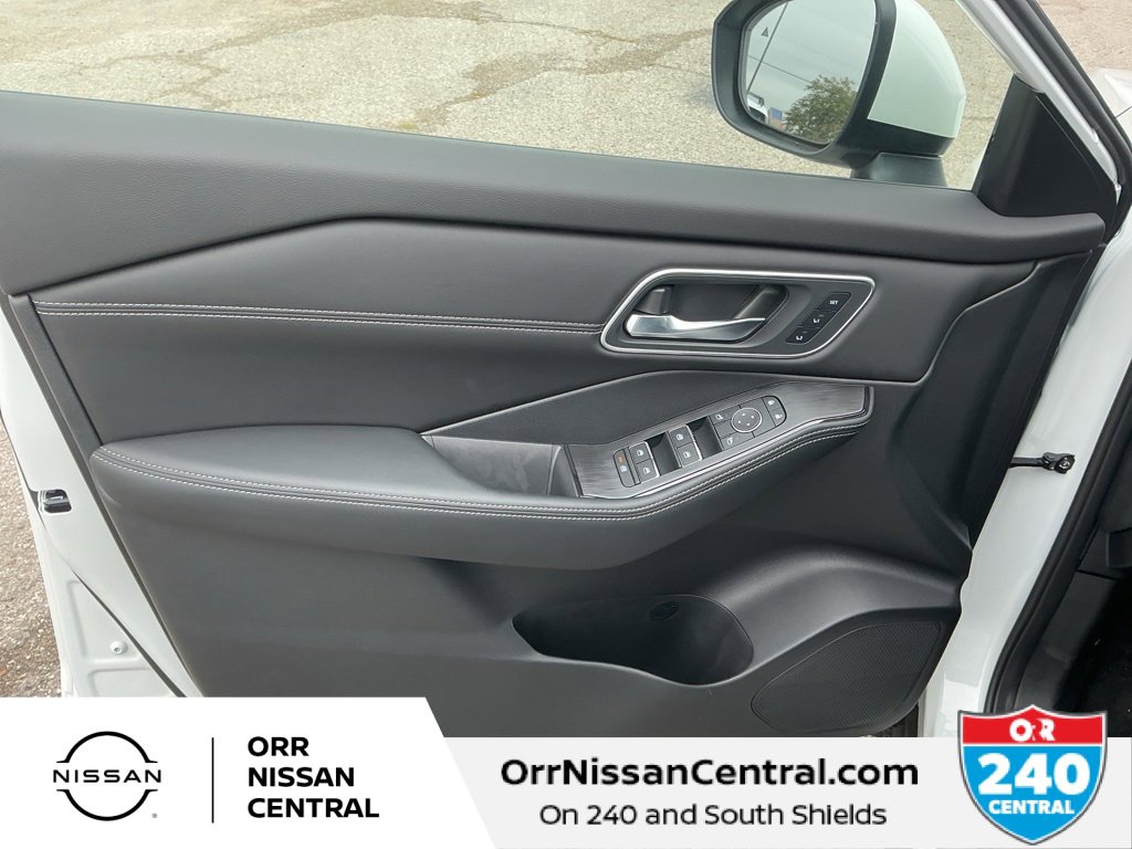 New 2026 Nissan Rogue Platinum w/ Platinum Premium Package image 16