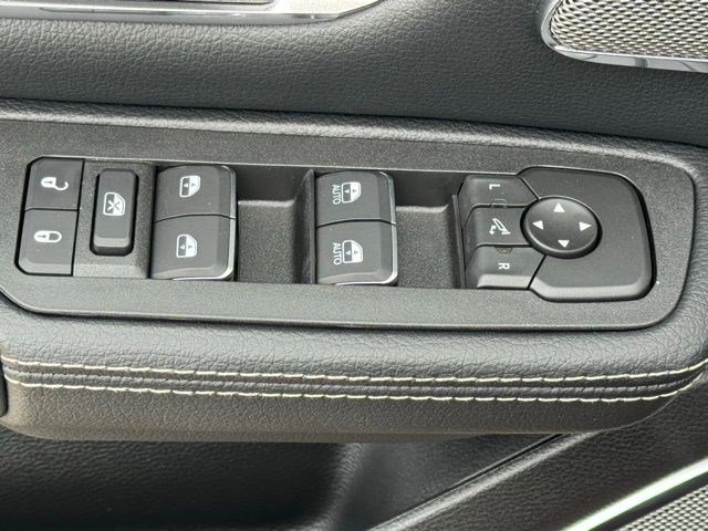 New 2026 RAM 1500 Laramie AWD/4WD image 11