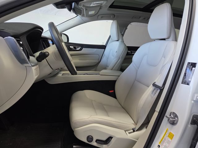 Used 2025 Volvo XC60 B5 Plus w/ Climate Package AWD/4WD image 8