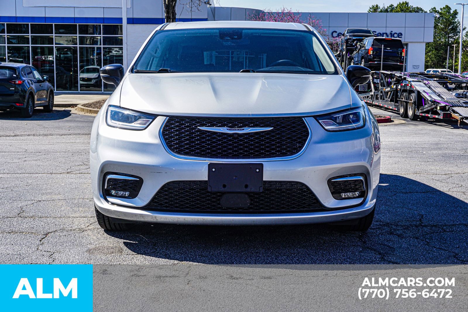 Used 2024 Chrysler Pacifica Touring-L image 12